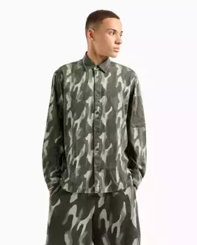 Мужская рубашка оверсайз с камуфляжным принтом Armani Exchange, цвет Verde Militar