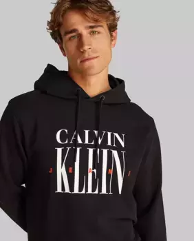 Мужская толстовка с капюшоном и крупным принтом Calvin Klein Jeans, черный