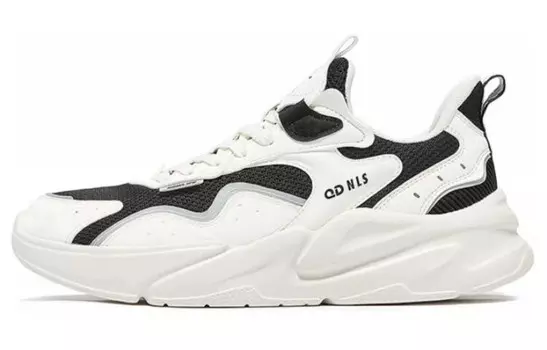 Мужские кроссовки Lifestyle с низким верхом цвета слоновой кости и черного цвета Qiaodan