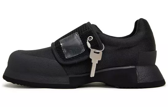 Мужские повседневные туфли унисекс с низким верхом черного цвета Conp