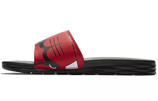 Шлепанцы и сланцы Nike Benassi Solarsoft Nba University Red/White-Black