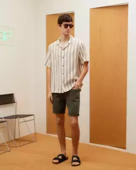 Мужские шорты-бермуды из хлопчатобумажной ткани с добавлением эластана Green Coast, цвет 520 Kaki