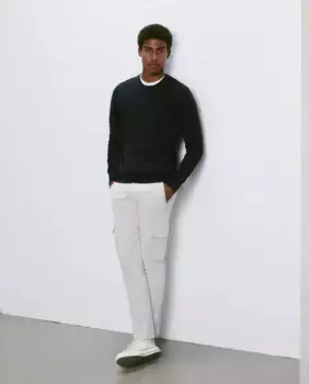 Мужские узкие хлопковые брюки бистрейч с множеством карманов светло-коричневого цвета Easy Wear, белый