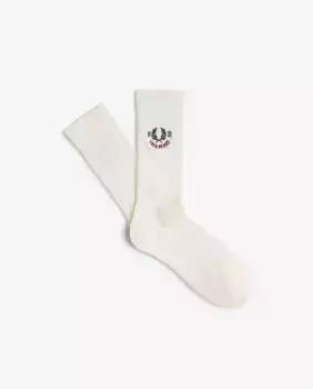 Мужские высокие носки с вышитым логотипом Fred Perry, цвет Crudo
