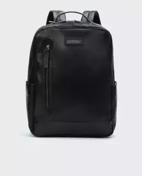 Мужской кожаный рюкзак на молнии черного цвета Pikolinos