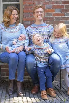 Мужской свитер снеговик со скандинавскими мотивами Jojo Maman Bb, синий