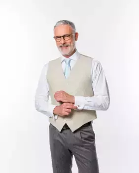 Мужской жилет из 100% льна светло-песочного цвета Wickett Jones, цвет Natural