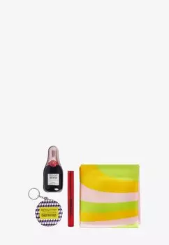 Набор для ухода за кожей Revolution X Emily In Paris Weekend In St.Tropez Gift Set Makeup Revolution