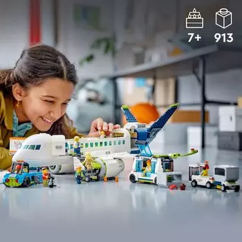Набор игрушек LEGO City для сборки пассажирского самолета 60367 (930 деталей) LEGO