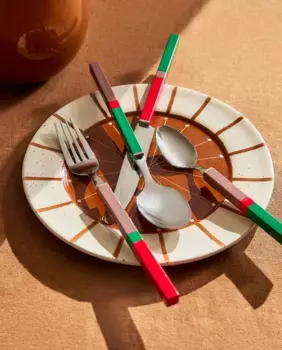 Набор столовых приборов с ручкой из разноцветной смолы (набор из 4 шт.) x Collagerie Zara Home, мультиколор