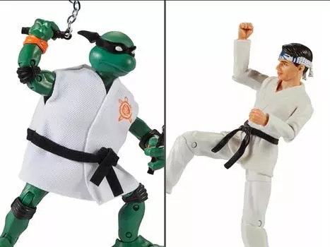 Набор Teenage Mutant Ninja Turtles x Cobra Kai Michelangelo vs. Daniel LaRusso Two-Pack PLAYMATES