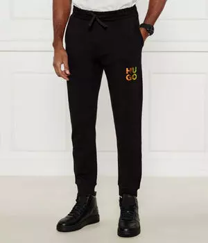 Надеты брюки Regular fit Hugo, черный