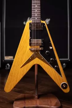 Накладка Gibson Custom Shop Korina Flying V Black - Натуральный Custom Shop Korina Flying V Black Pickguard