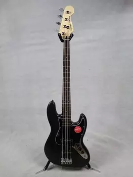 Накладка на гриф Fender Squier Affinity Jazz Bass Laurel, черная накладка, угольно-морозный металлик Affinity Series Jazz Bass