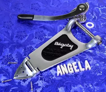 Наконечник Gretsch Bigsby для левой руки B6CBLH, 0060141100 0060141100 Left Handed Bigsby Tailpiece B6CBLH