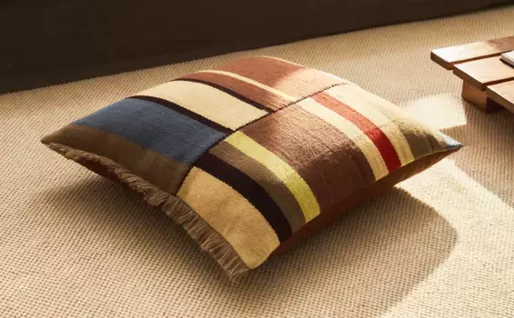 Напольная подушка из шерсти x коллажерия Zara Home, цвет 4-105