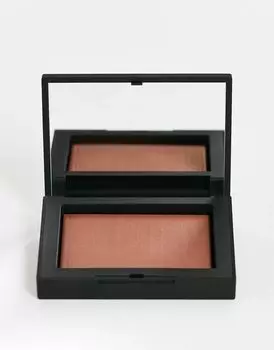 NARS – Светоотражающая компактная пудра для фиксации