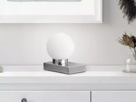 Настольная лампа DAVI II серебро и белое стекло высота 15см TRIO