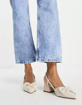 Натуральные туфли с ремешком на пятке и бантом на среднем каблуке ASOS DESIGN Suzy с бантом