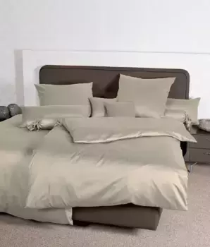 Наволочка Janine "Colors Mako Satin", (1 шт.), на молнии, однотонная наволочка, тонкая нить, 100% хлопок 80х80 см, капучино