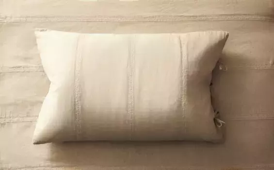 Наволочка с цветочной каймой Zara Home, светло-бежевый