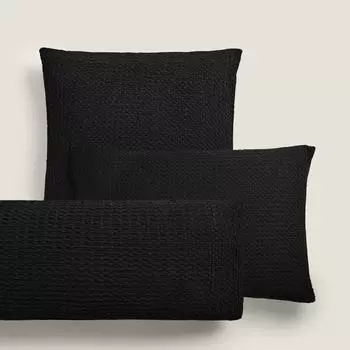 Наволочка Zara Home Waffle-Knit, черный
