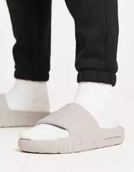 Нейтрально-коричневые шлепанцы adidas Originals Adilette 22