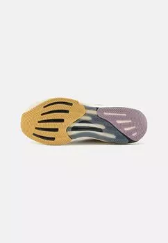 Нейтральные кроссовки adidas Performance, кристаллический песок/синий взрыв/овсяный Supernova Rise