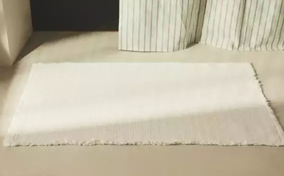 Нескользящий фактурный коврик Zara Home, цвет Oyster White