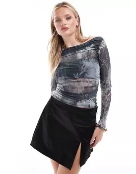 New Look – серый сетчатый топ с прямым вырезом и длинными рукавами, в узор