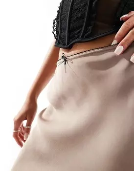 New Look – светло-коричневая атласная мини-юбка