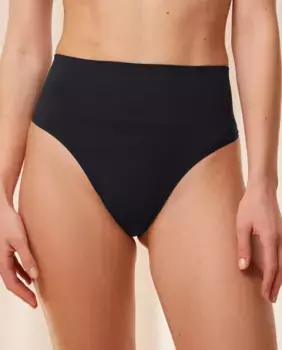 Невидимый пояс-стринги со средней регулировкой талии Triumph, черный