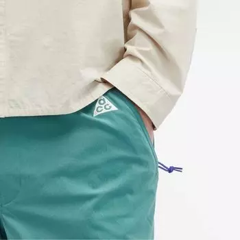 Nike Походные шорты ACG, зеленый