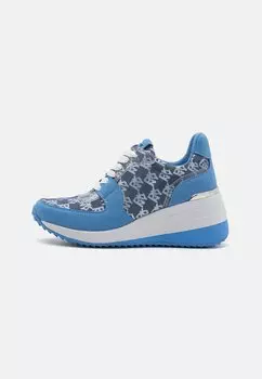 Низкие кеды KAMAY WEDGE DKNY, светло-голубой