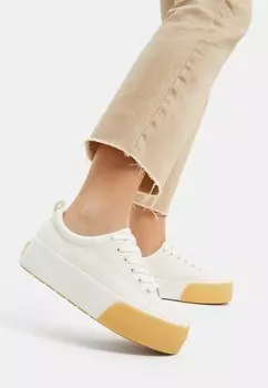 Низкие кеды With Brocade Detail And Toecap Bershka, белые