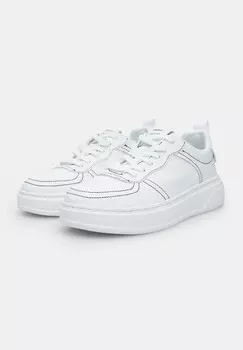 Низкие кроссовки Bata, белые