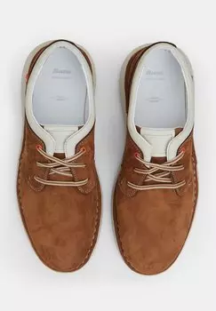 Низкие кроссовки Bata, бежевые