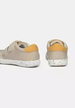 Низкие кроссовки Bata, бежевый