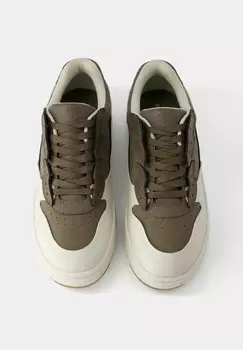 Низкие кроссовки Bershka, коричневый