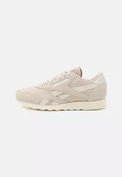 Низкие кроссовки CL UNISEX Reebok, лепнина/винтажный мел