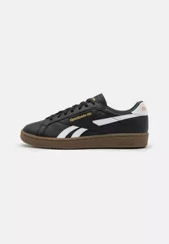Низкие кроссовки Club C Grounds Unisex Reebok, цвет black/white