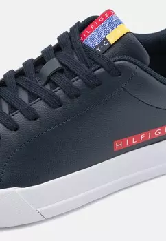 Низкие кроссовки EXCLUSIVE HILFIGER TEAM COURT PRINT Tommy Hilfiger, темно-синий