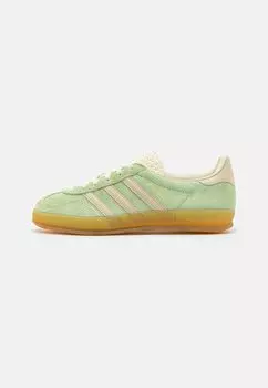 Низкие кроссовки Gazelle Indoor adidas Originals, цвет semi green spark/almost yellow/cream white