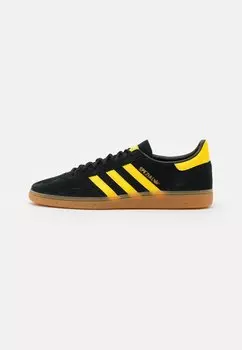 Низкие кроссовки HANDBALL SPEZIAL UNISEX adidas Originals, основной черный/желтый/золотой металлик