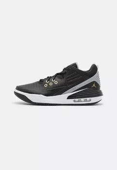 Низкие кроссовки Jordan Max Aura 5 Jordan, цвет black/metallic gold/white/wolf grey