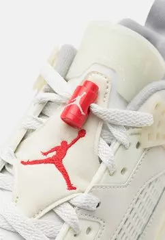 Низкие кроссовки JORDAN SPIZIKE Jordan, слоновая кость