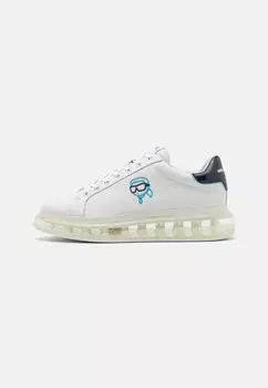 Низкие кроссовки Men Kapri Kushion Lace KARL LAGERFELD, цвет white/navy