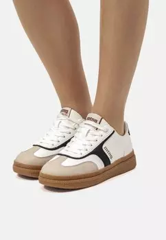 Низкие кроссовки mtng, белые