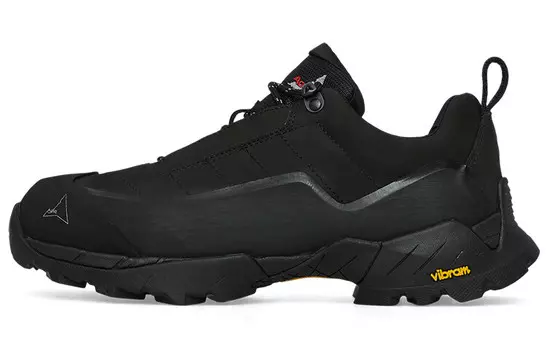 Низкие кроссовки на толстой подошве Roa