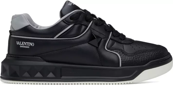 Низкие кроссовки Nappa черного и серого цвета с одним гвоздиком Valentino Garavani